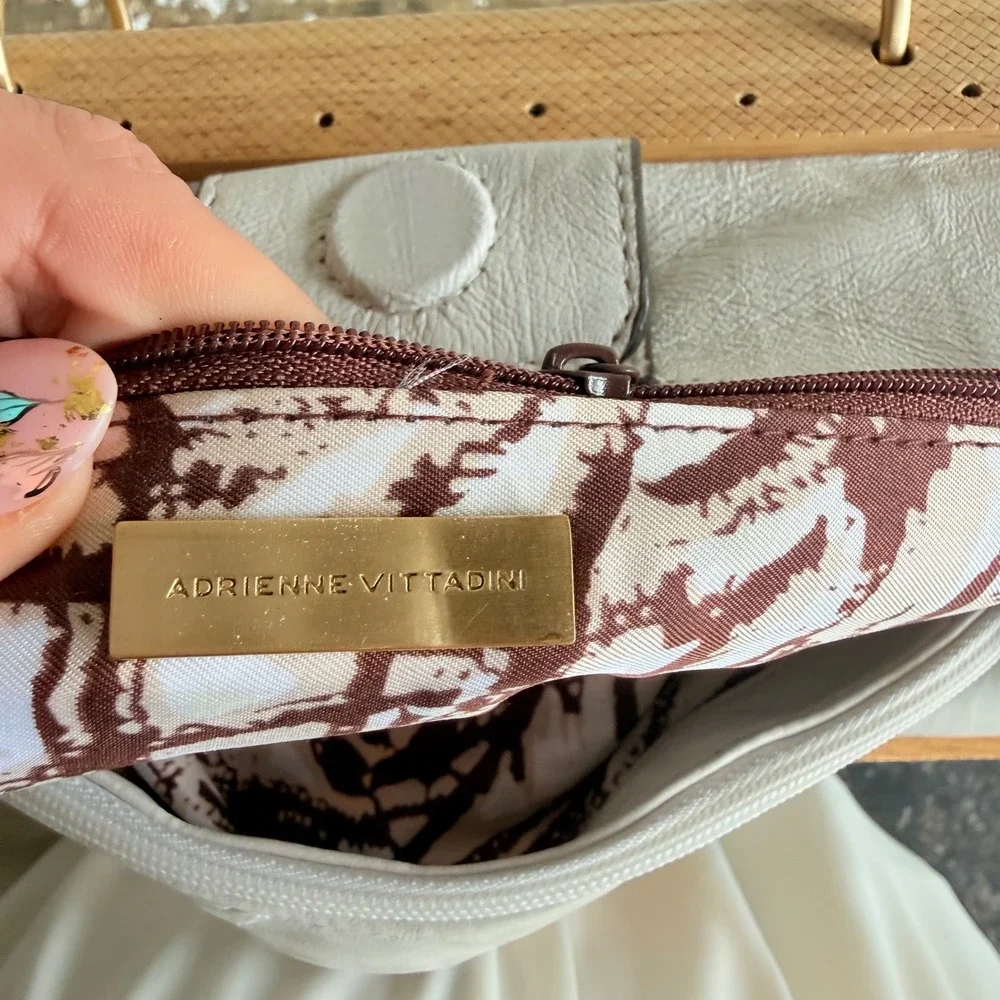Vtg Adrienne Vittadini Leather Handbag Wood Handle Frame Bag White Vintage Purse